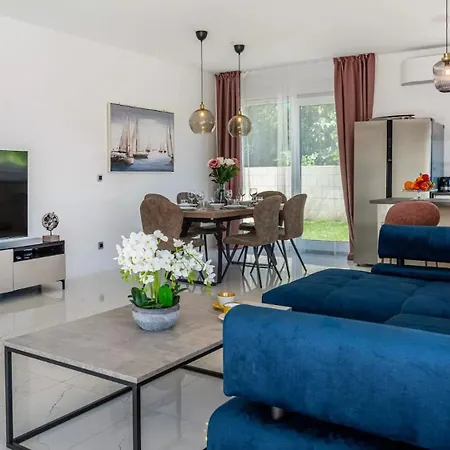 Bura With Pool And Sauna Villa