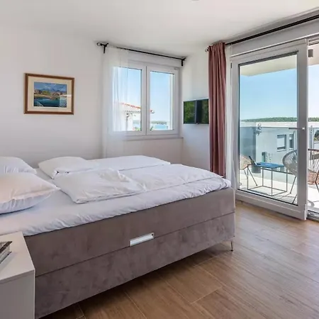 Bura With Pool And Sauna * Barbat na Rabu