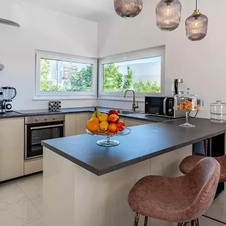 Villa Bura With Pool And Sauna Barbat na Rabu