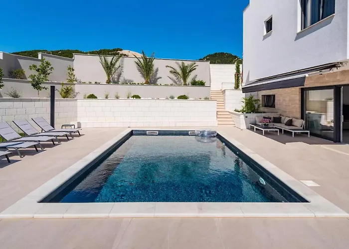 Bura With Pool And Sauna Villa *