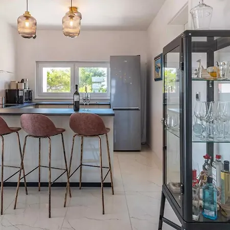 Bura With Pool And Sauna *