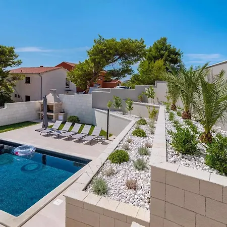 Bura With Pool And Sauna Barbat na Rabu