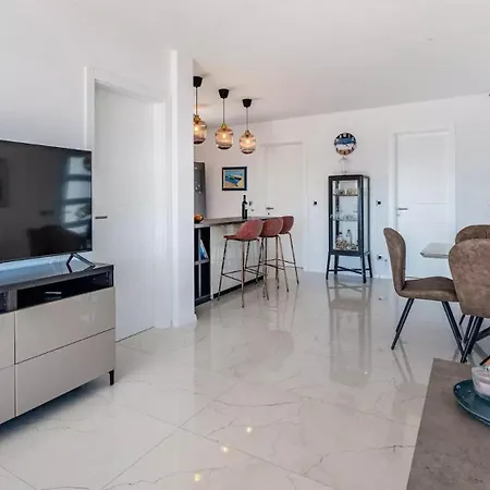 Bura With Pool And Sauna Villa *