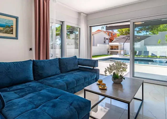 Bura With Pool And Sauna