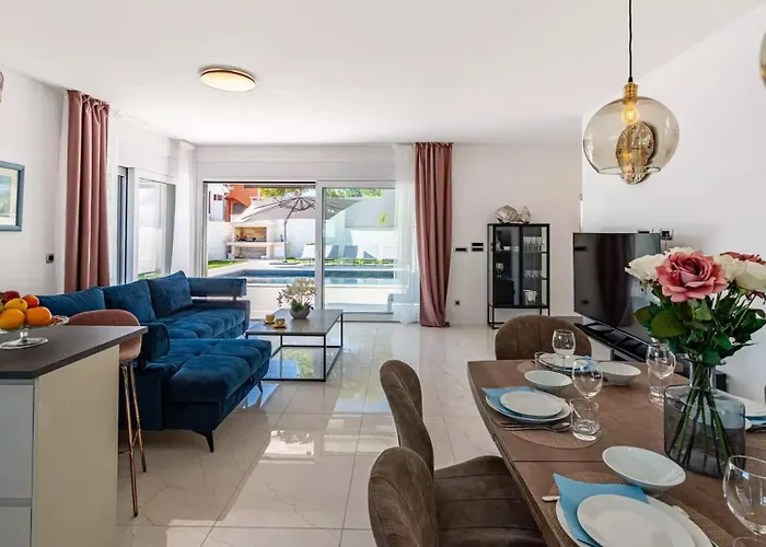 Bura With Pool And Sauna