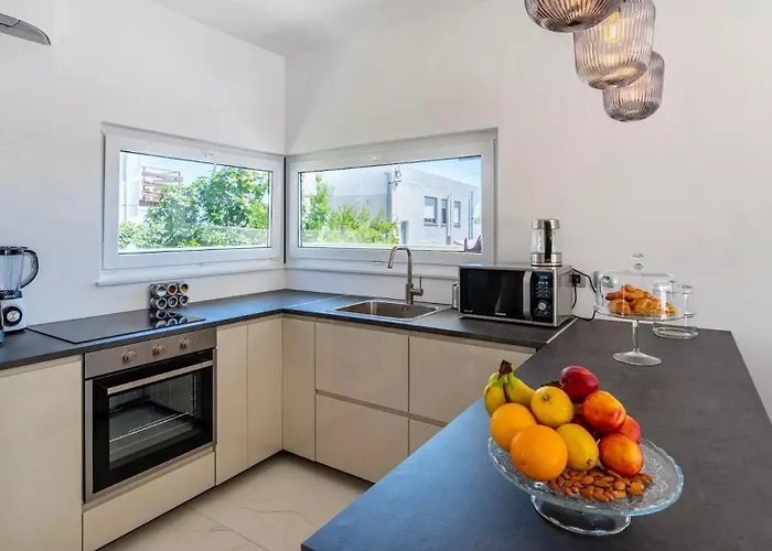 Bura With Pool And Sauna Vilă *