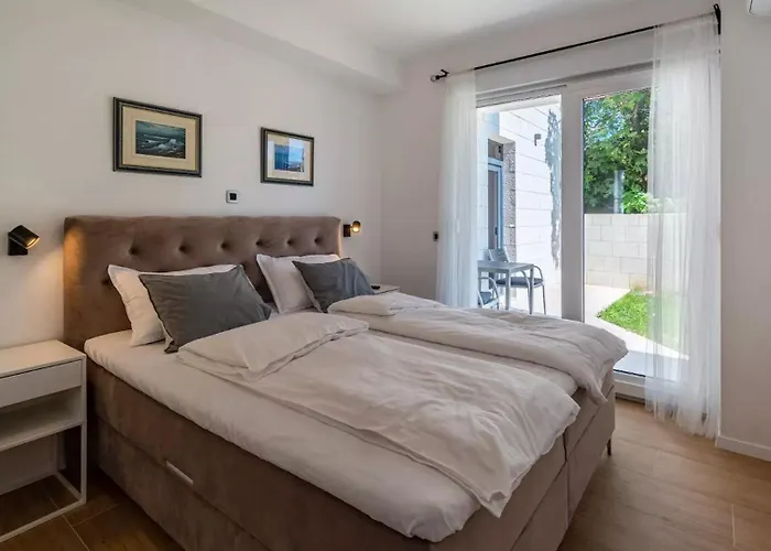 Bura With Pool And Sauna Vilă Barbat na Rabu