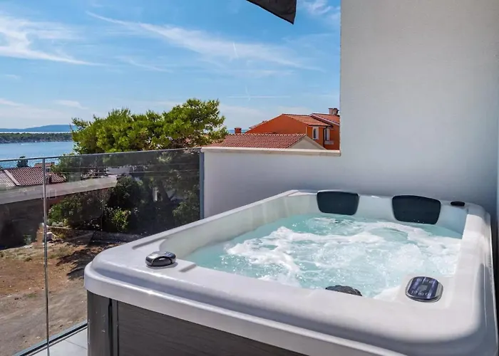 Bura With Pool And Sauna *