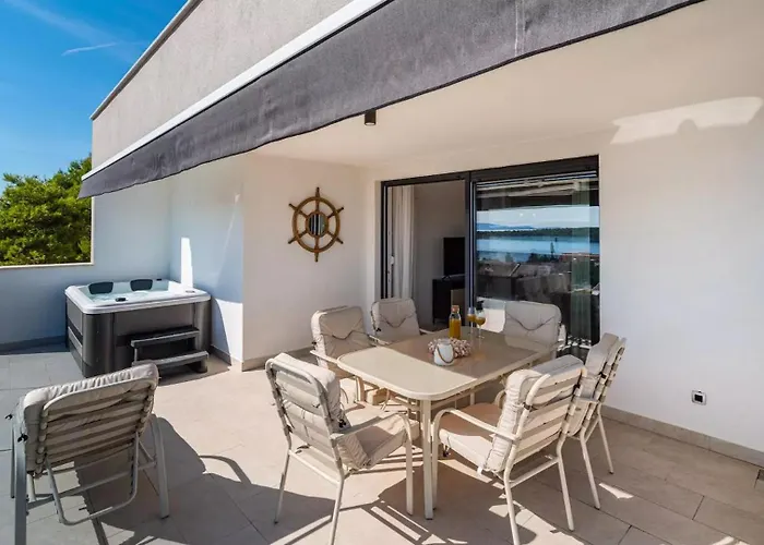 Bura With Pool And Sauna