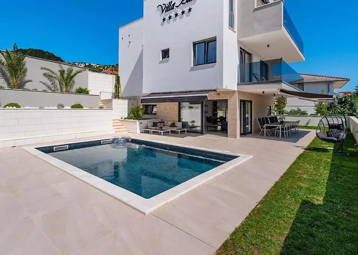 Bura With Pool And Sauna Villa